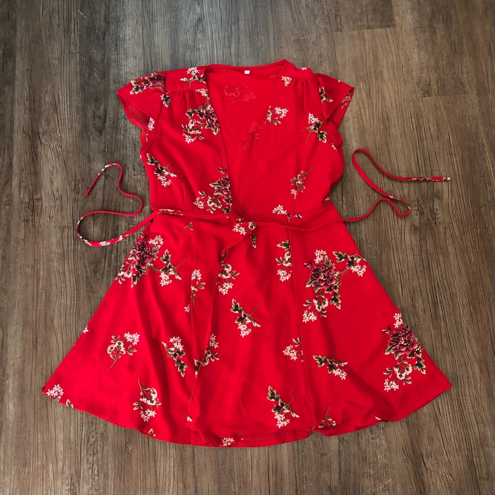 GORGEOUS RED FLORAL WRAP DRESS!!